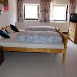 Feriehus Ferienhaus, Bauernhof Mit Angel- Und Badesee, Rosshaupten, Allgaeu *