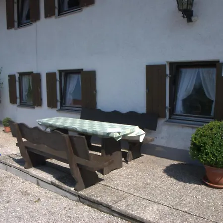 Ferienhaus, Bauernhof Mit Angel- Und Badesee, Rosshaupten, Allgaeu Feriehus