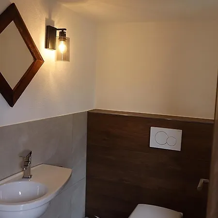 Ferienhaus, Bauernhof Mit Angel- Und Badesee, Rosshaupten, Allgaeu Roßhaupten