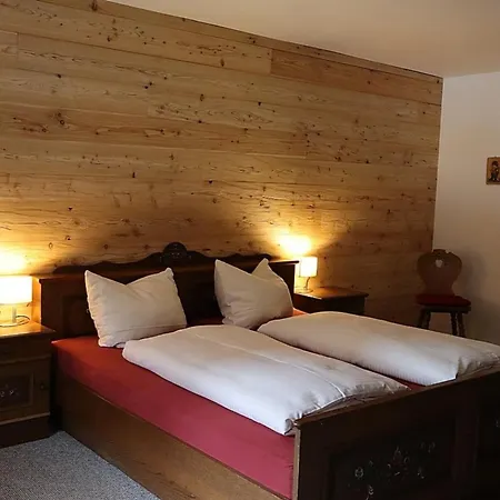 Ferienhaus, Bauernhof Mit Angel- Und Badesee, Rosshaupten, Allgaeu Roßhaupten